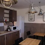 Smart2stay Pod Lipami בית הארחה 3*