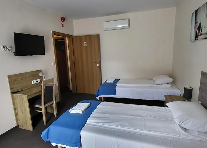 Smart2stay Pod Lipami 3* Varşova