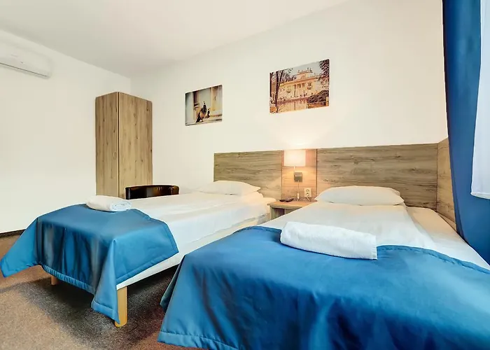 Smart2stay Pod Lipami 3* Varşova