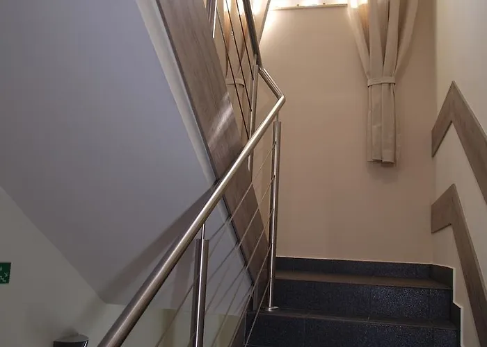 Konukevi Smart2stay Pod Lipami 3*