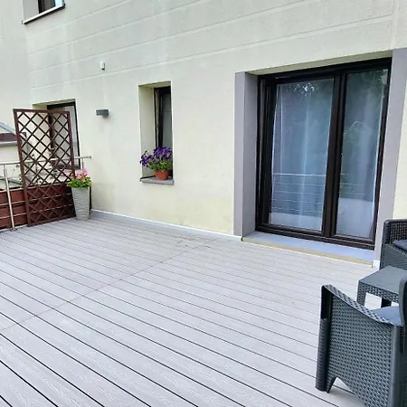 Smart2stay Pod Lipami Pensión Varsovia