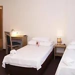 Smart2stay Pod Lipami 3* Varsó
