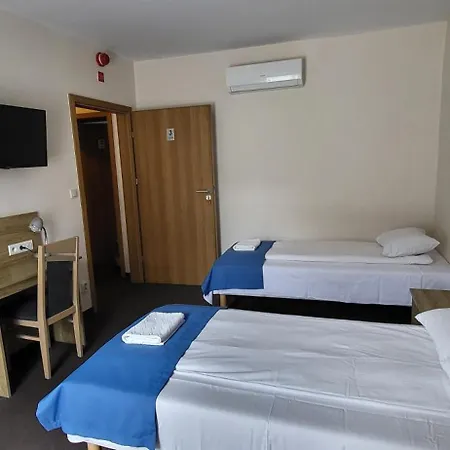 Smart2stay Pod Lipami 3* Varsó