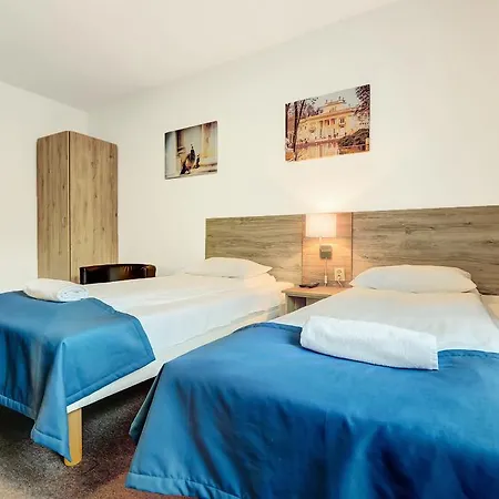Smart2stay Pod Lipami 2* Warsaw